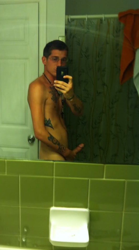 epicmilitarymen:  spacemouse24:  Thomas Joseph  Love, love, love, love! The glasses