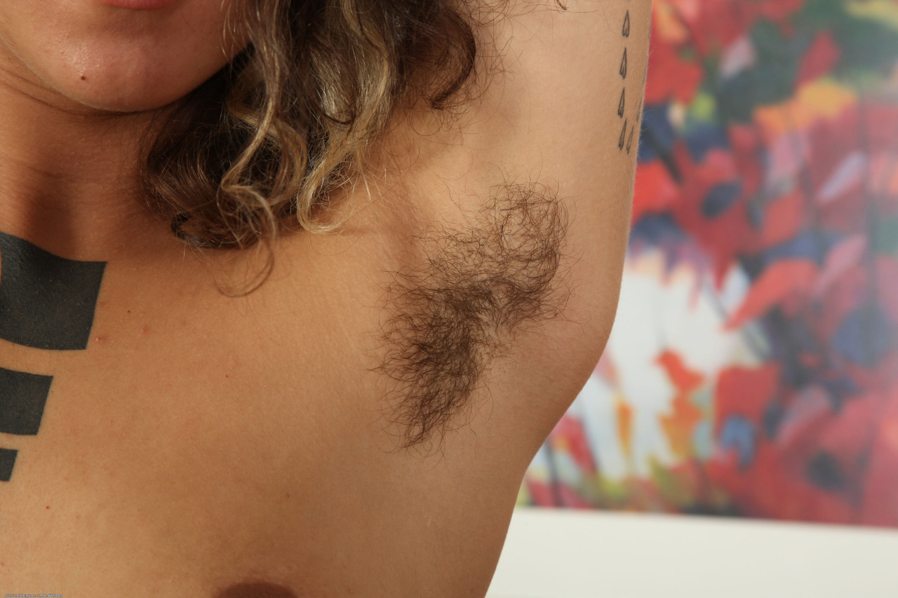 taboo-fetish:  Bianca’s delicious hairy armpits! 