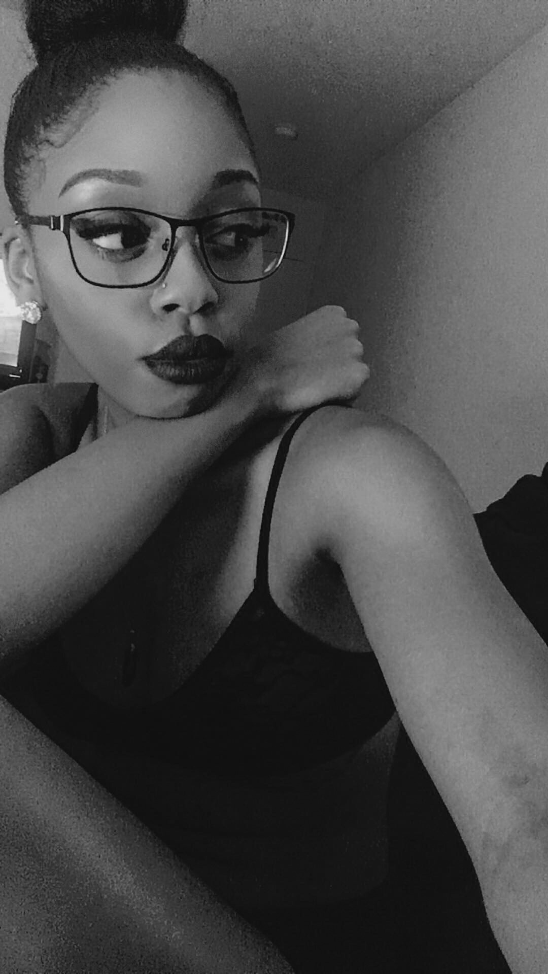madbeautifullife:  Grayscale 🔘 