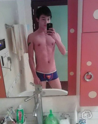 maliboojim:  Super twink!   Check out my blog : Maliboojim.Tumblr.com