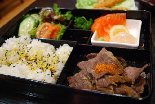 Sukiyaki Bento (by avlxyz)