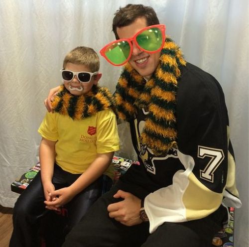 lionelsmessi:emalkin71geno: Fun day helping kids for Project Bundle Up!