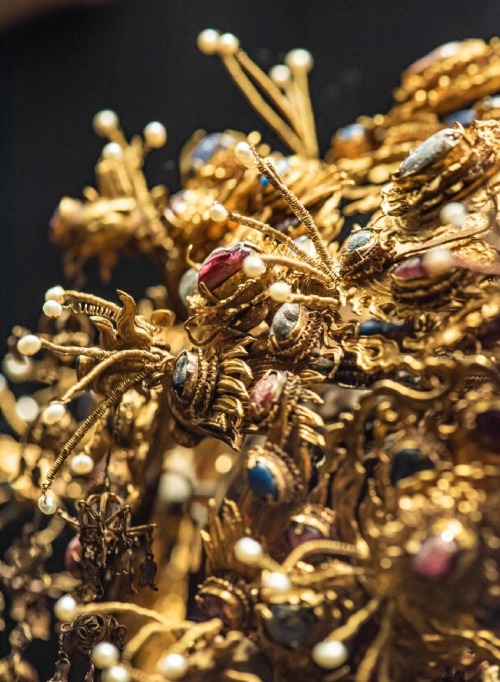 changan-moon:Guizhou Provincial Museum Collection - gold phoenix crown of Ming Dynasty. This is the 