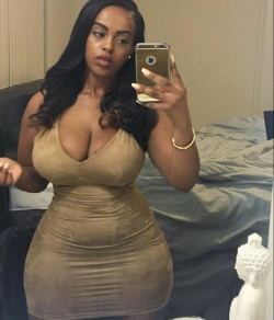 jazziedad:  Sexy&amp;Captivating Ms R. Taye 😍😍😍  Sexxxy thick and fine beauty