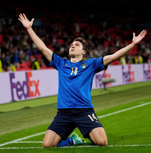 Federico Chiesa celebrates his goal during the match vs. Austria