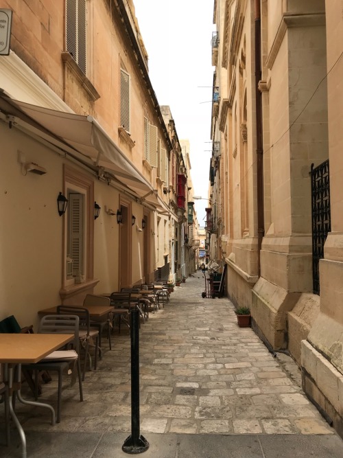 2tropic:streets of Valletta
Love my isalnd 