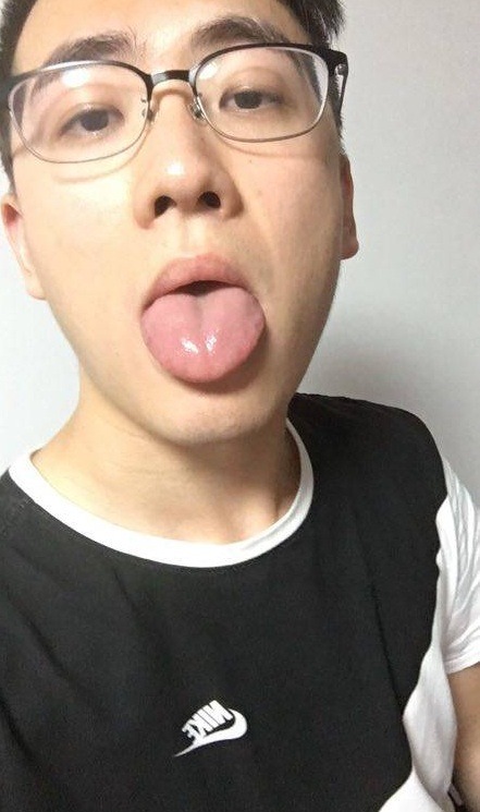 kinkyasianfetish:  szhunu: yecaitongxie:   chinesegaypics:  央美鲜肉  好萌