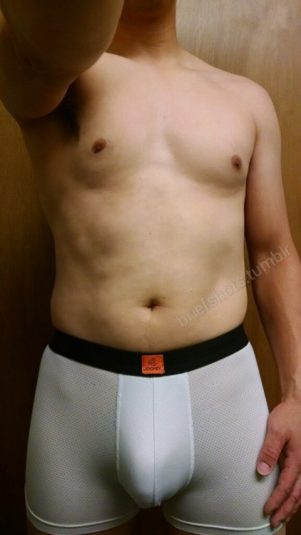 briefshots:Workout Wear: Jockey Go Mesh Boxer Briefs - MI gave up on those white tights and decided 