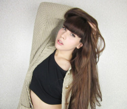 crisilla:  american apparel pose 