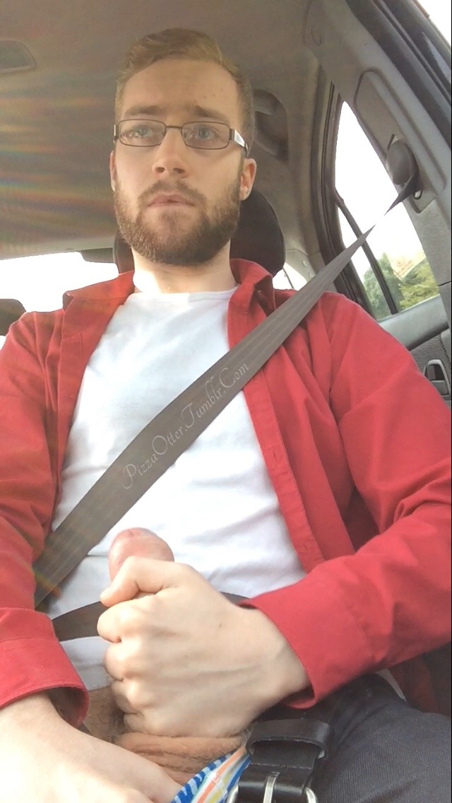 pizzaotter:  A few more stills from my video earlier.