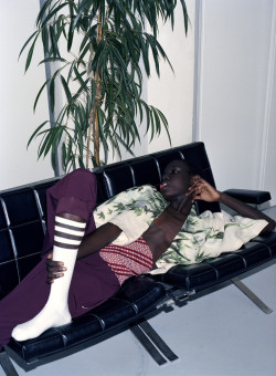 passaxpassa:  Viviane Sassen | In and Out of Fashion &ldquo;I think in my photographs I’m not necessarily looking for the truth. I’m not interested in making statements or.. I hopefully kind of grasp you but you can’t really get to it. There’s