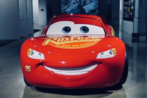 whipplefilter:This Lightning McQueen is parked outside the Cars Mechanical Institute at the Peters