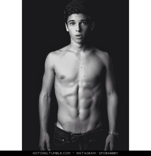 hotonig:  @spobabbby - Sean O’Donnell Tumblr: theadults.tumblr.com 