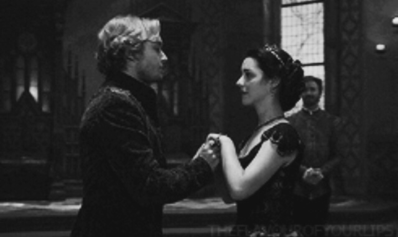 reigninblackandwhite:  Stay with me.