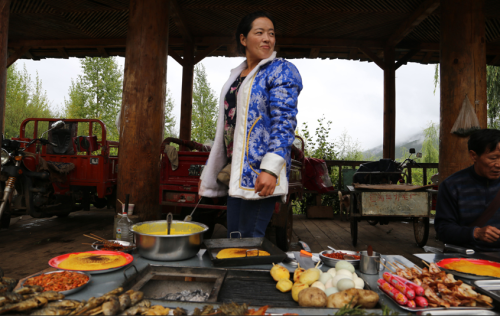 kateoplis:“Lugu Lake in the foothills of the Himalayas is home to China’s 40,000-people-strong Mosuo