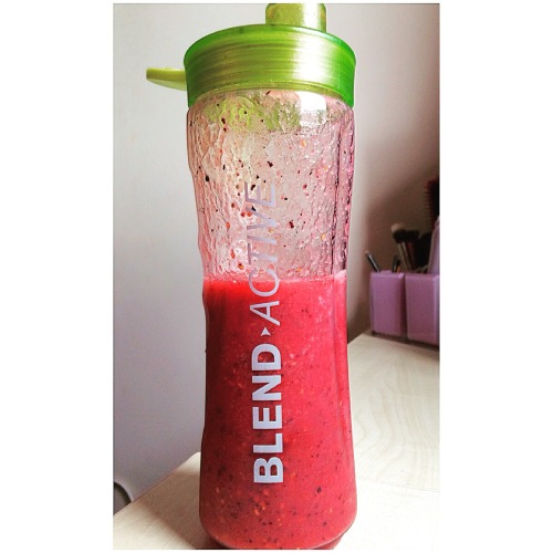 One my quest for that summer bod I have incorporated a lot of smoothies into my diet. I TRY to have them daily to ensure I’m getting my 5-a-day! This one was soo yummy!
You will need:
- blender - 200ml coconut water
- 2 peaches
- handful of...