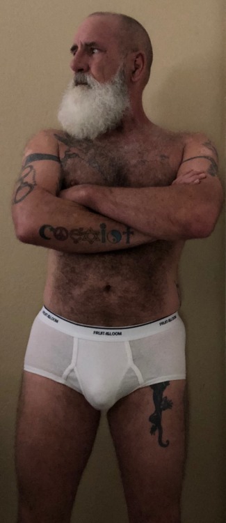 briefsman61820: I love a man who makes a pair of underwear look this good. Love this!