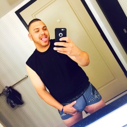 straightdudesexting:  Oscar|24|Bi|Horny😉|Latino