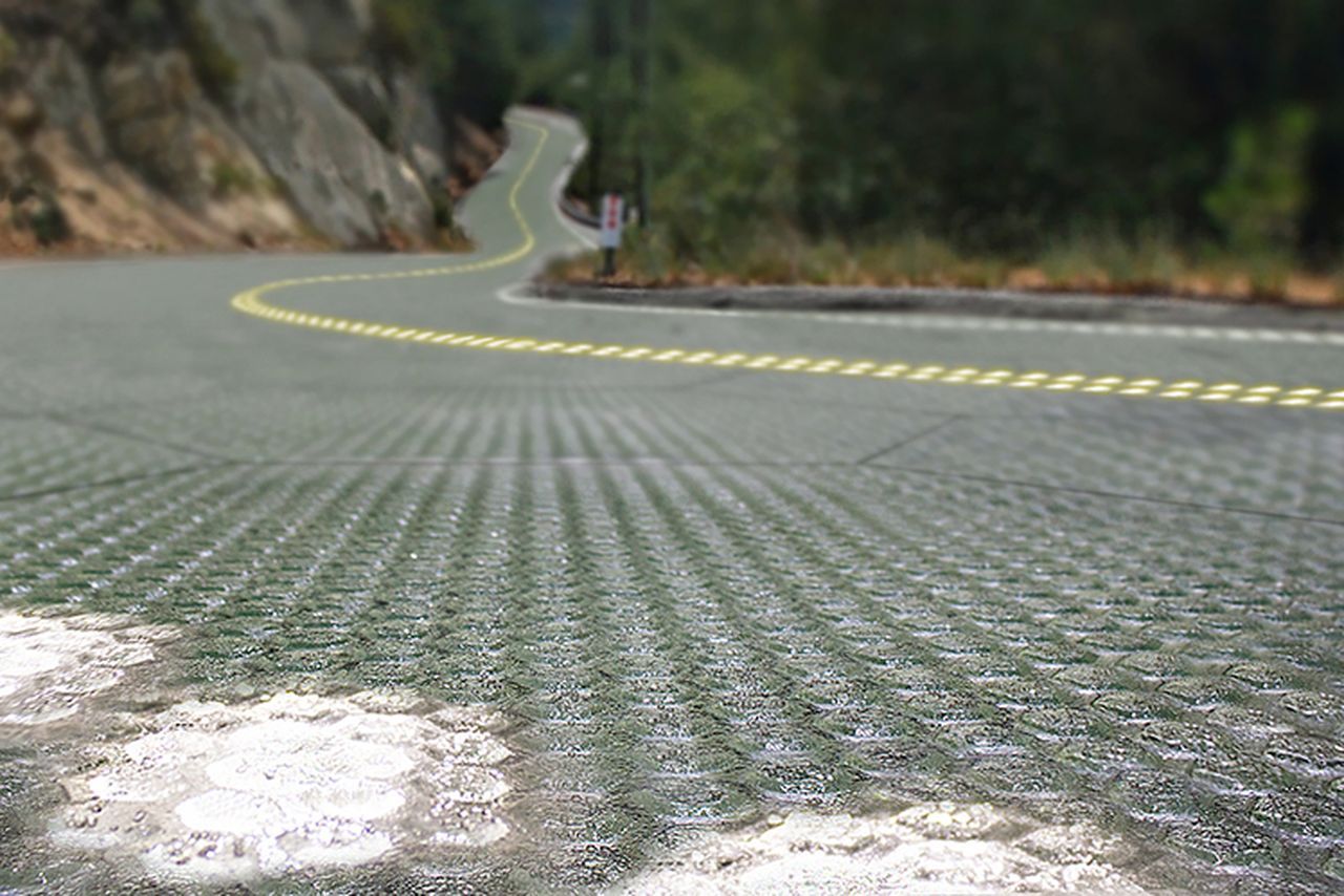 jell0-kitty:  imthenic:  sixpenceee:  Solar Roadway’s crazy plan to replace America’s