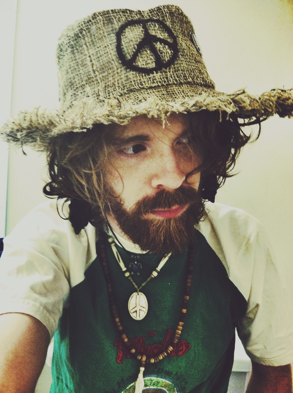 alittlepeacetodie-er-wolf:  When the sky cracks open and the thunder comes About
