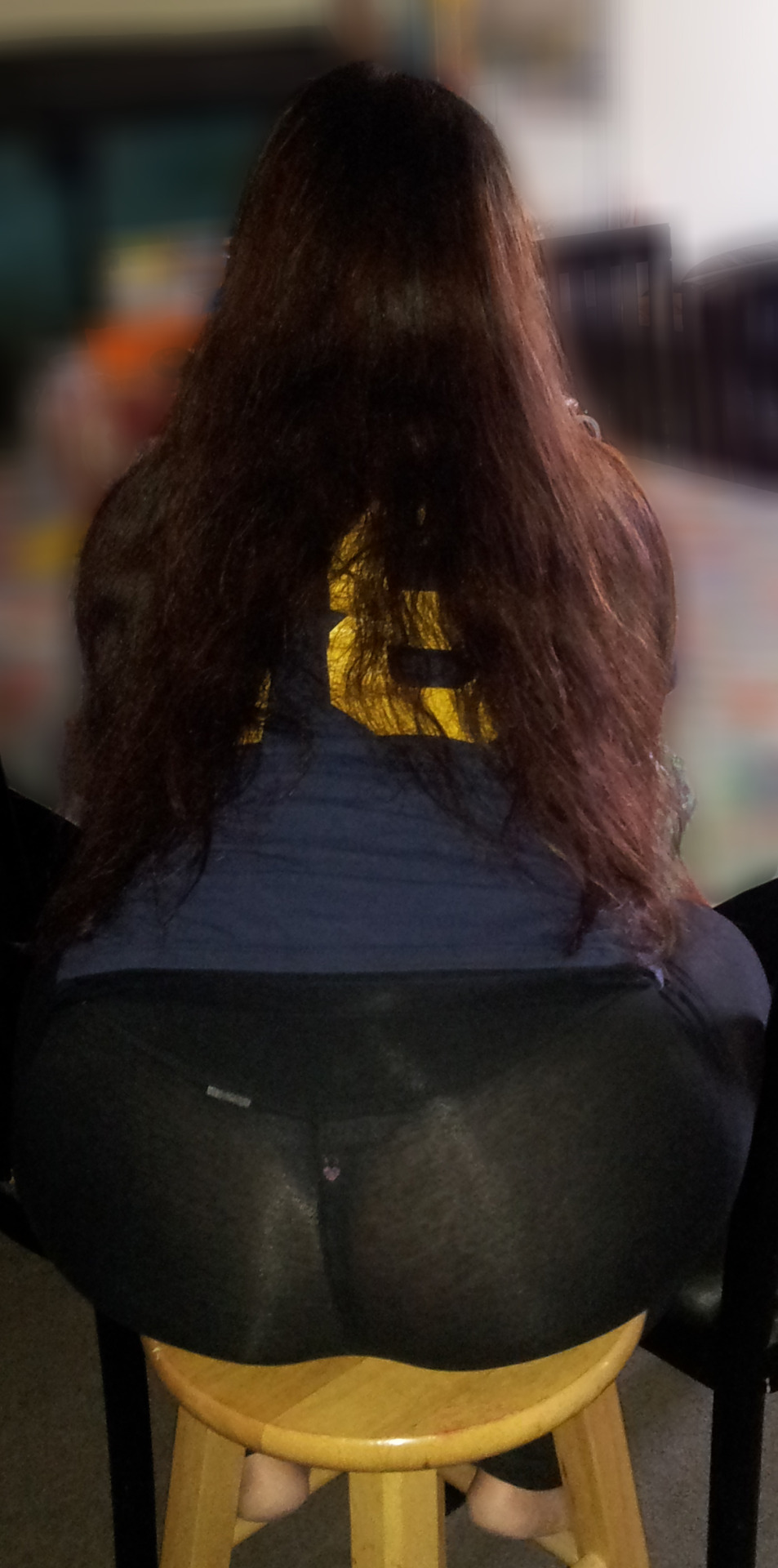 host0929:  Blurring out the background (skills still choppy). That ass though :)