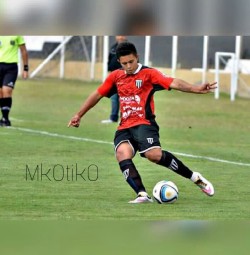 mk0tik0: Leo 18 años futbolista argentino