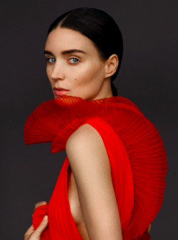 blondiepoison: Rooney Mara by Thomas Whiteside | Grazia France (28 September 2018)