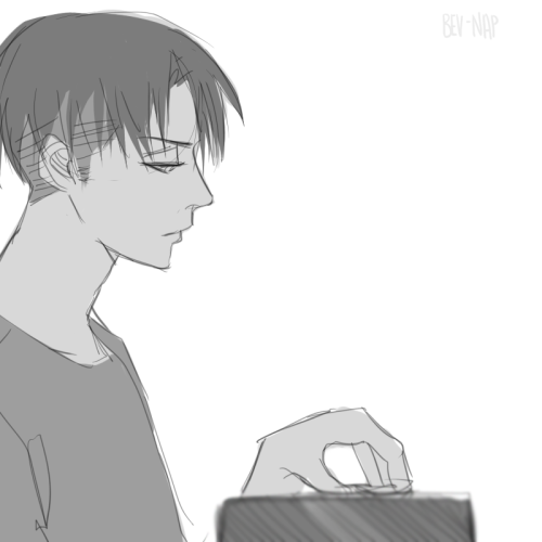 bev-nap:Also an AU where Levi’s roommate Hanji tries to scare him at every opportunity possible