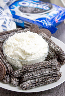 sweetoothgirl:  OREO CHURROS  