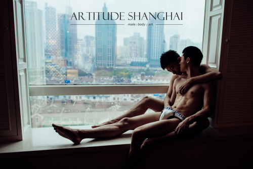 smoothsuede: artitudeshanghai:  Desperate City  smoothsuede:  holding the man of your life in your a