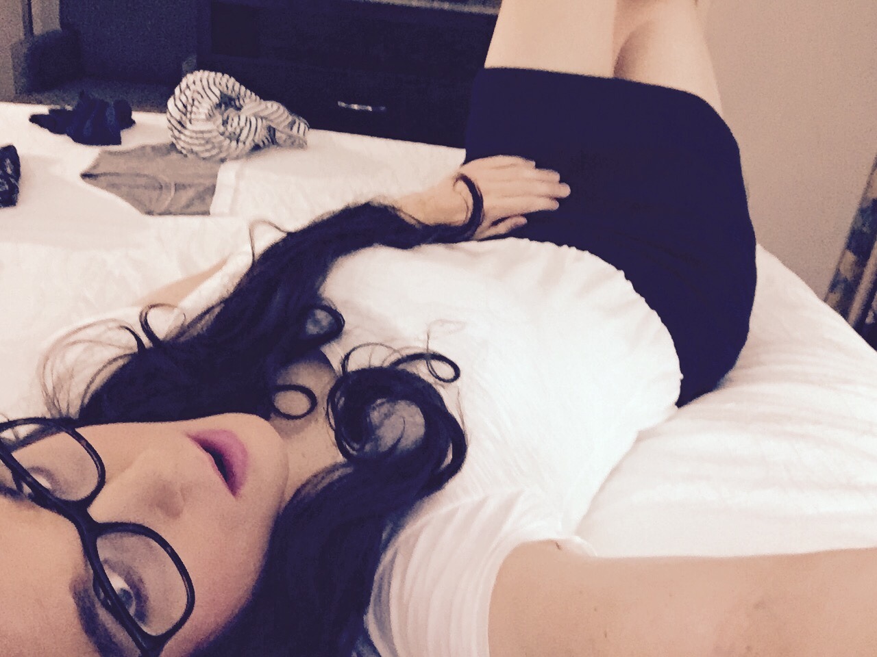 kellicd30:  Hotel room to myself?!? Shopping and being me ☺️
