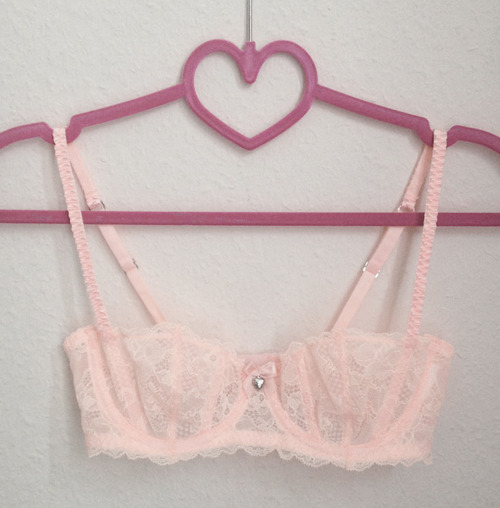 dark-splendor:  I just bought this cute bra in the sale at H&M, but unfortunately it doesn’t fit me. So I’m gonna hang it on my wall as decoration, it’s just too pretty to not display it in some way. 