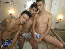 Check Out These 3 Twick Boys Orion Zac &Amp;Amp; Brian Kiker &Amp;Amp; Santiago Cute