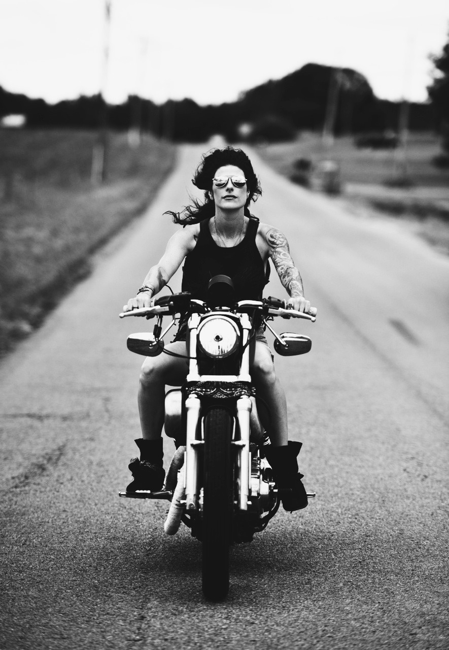 Sabrina cruisin the Tennessee countryside yesterday on her Harley-Davidson 883.
Photo by © Yve Assad