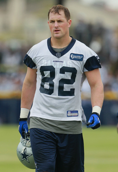 mysportyboy2:  jason witten shirtless and bulge Follow the Hottest sportsmen…. http://mysportyboy2.tumblr.com/