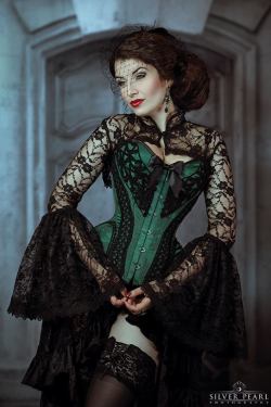 bonjourlecorset:  Bonjour le Corset sensual nothing by la esmeralda