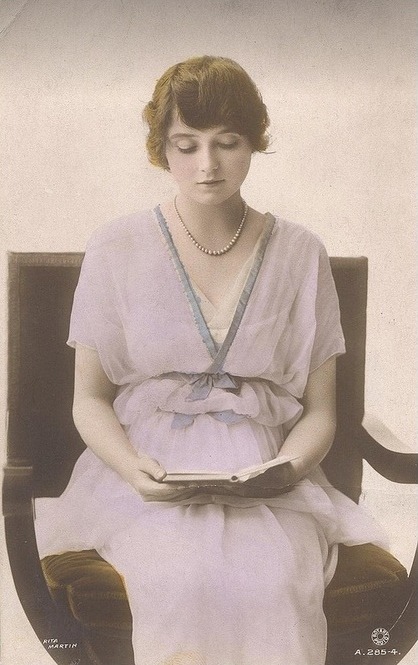 lapetitecole:  Winifred Barnes by Rita Martin, early 1910s