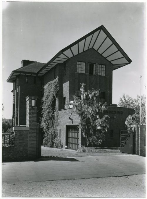 germanpostwarmodern: Huize Windekind (1927-28) in The Hague, the Netherlands, by Dirk Roosenburg