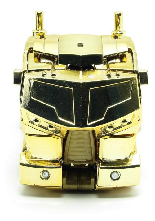 rosextract:  aeonmagnus:  Transformers Animated Optimus Prime (Gold Version).  @b0ssbot it’s ya boy  back n better than ever