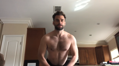sickpackbloater:  Chris Thompson youtuber Supdaily06 gotta love that body!!