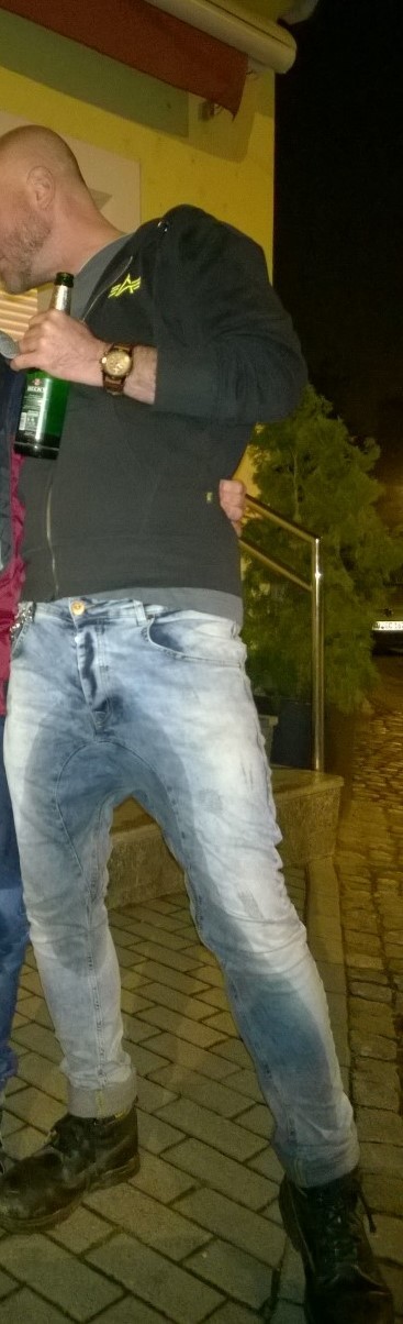 pissjean:  wetcgn: Outside  Very hot. I want to be with you for holding together