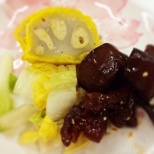 foxyaracely:  nishishixxx:  (10/6 社食 カツとじ定食 : No Drink, No Lifeから)
