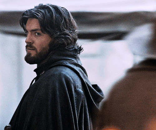 TOM BURKEas AthosThe Musketeers #02.02 (2014 - 2016)
