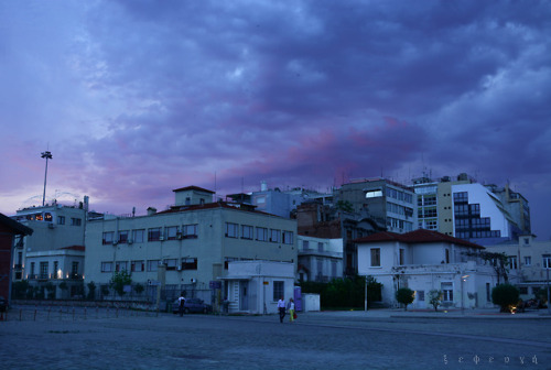 όλο κάτι παράπονα ότι λείπω μου στέλνετε, truth is ότι θα απομακρυνθώ από εδώ μέσα, αλλά έτσι, for o