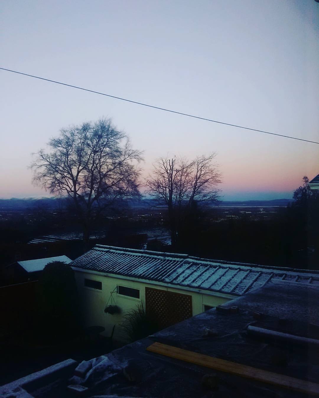 waitingforthesummerrain:  Braw winter skies, as per ❄️😍