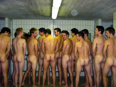 bromofratguy:  I fucking miss team showers. High School track were always my favorite. 