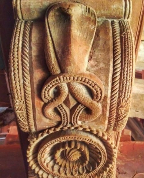 hinducosmos:Naga Carving of Bhairava Temple, Devgad, MaharashtraGarv गर्व wrote : Wonderful and beau