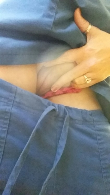 Porn shortsweet-n-sassy:  Down time at work means photos