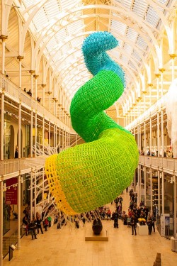 fer1972:  A Sculpture made of 10,000 Balloons by Jason Hackenwerth
