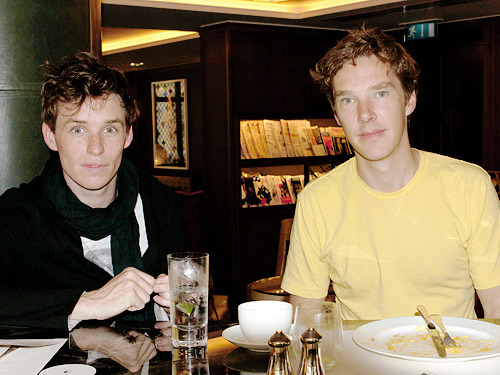 saku-haku: bencdaily: Benedict Cumberbatch with Eddie Redmayne at J Sheeley Restaurant on June 15, 2